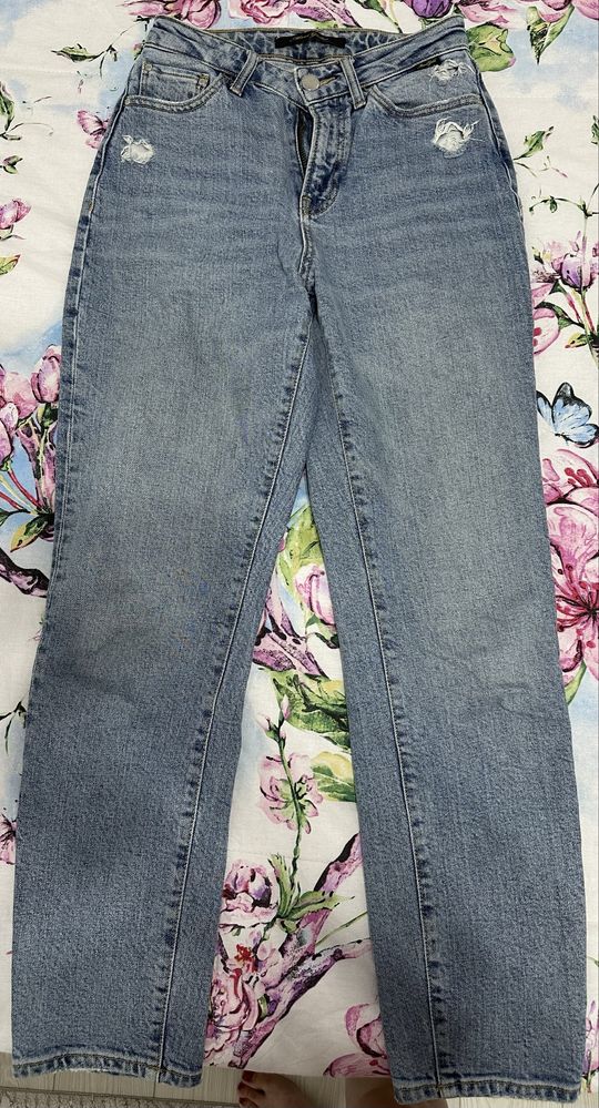 Дънки от Zara, Stradivarius и Mavi