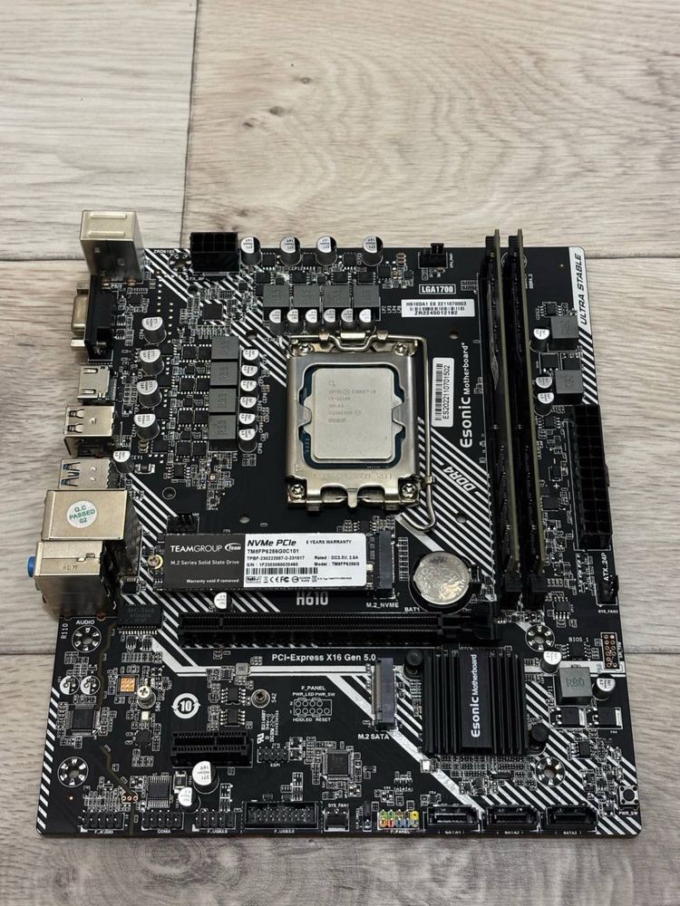 Esonic H610DA1 LGA1700 + Intel I3-12100 + Lexar 2*8gb (16gb)