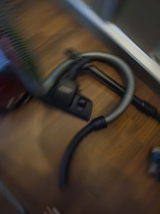 Vând aspirator samsung fara sac