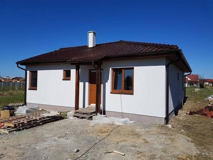 Casa, garaje auto, containere pe structura metalica si panou sandwich