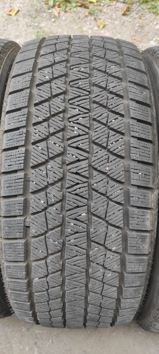 Комплект шин 245/40/19 Kapsen