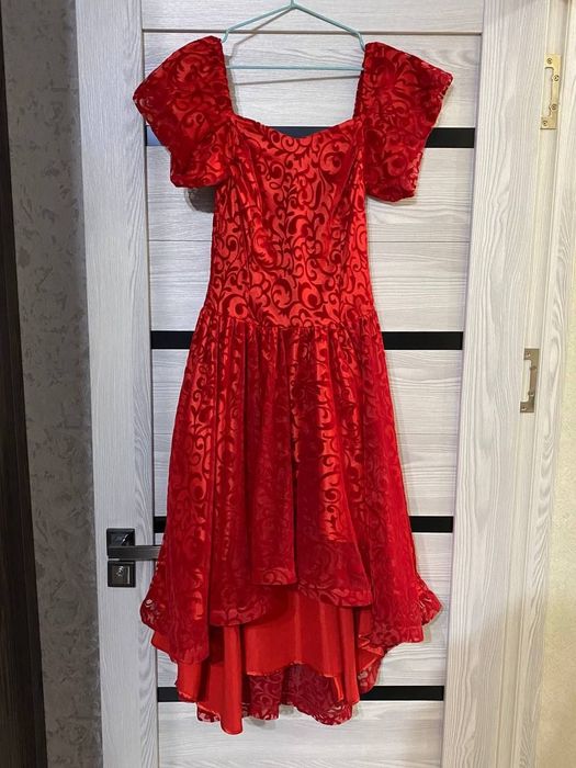 Продам  нарядное платье