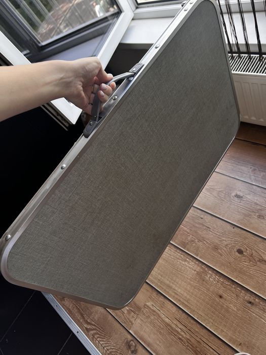 Masă pliantă portabilă – ideală pentru balcon, camping sau bucătărie