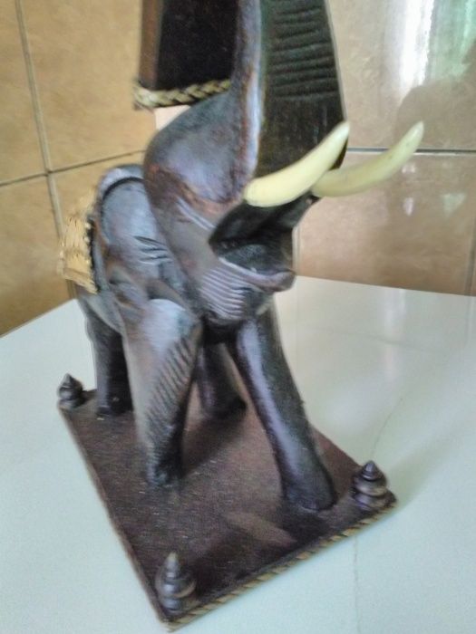 Elefant din lemn cu inaltime 35cm