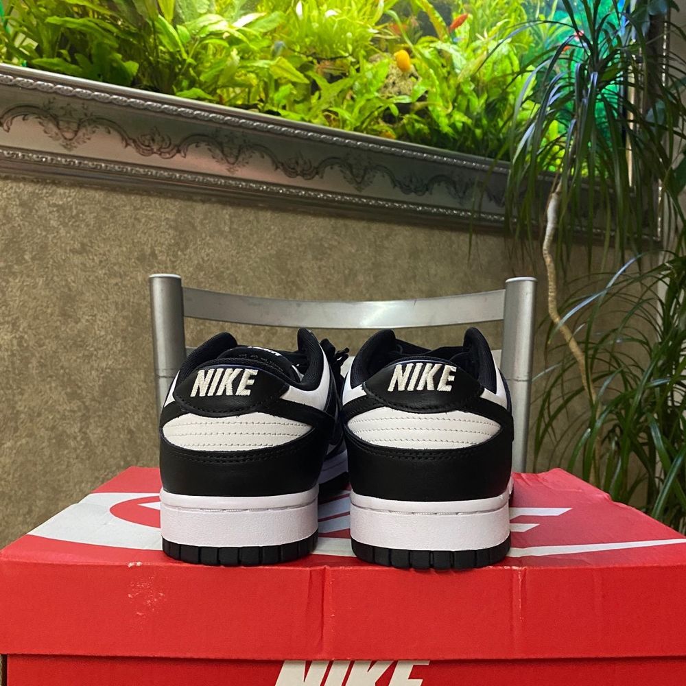 Nike dunk panda( nu yeezy, nu jordan