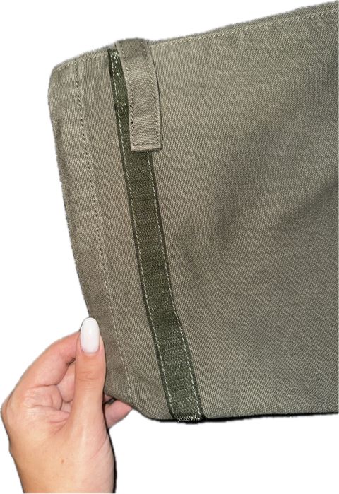 INNA x About You Cargo Pants – olive green