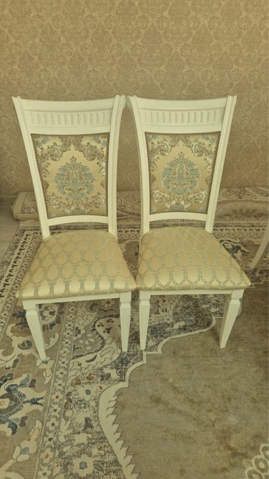 Гостинные стулья из дуба