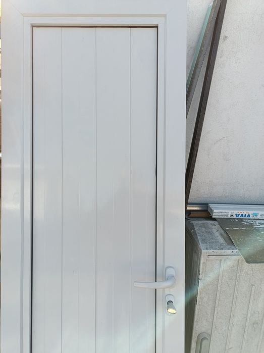 Алуминиева врата за баня