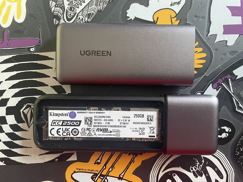 SSD Kingston 250 GB + rack Ugreen