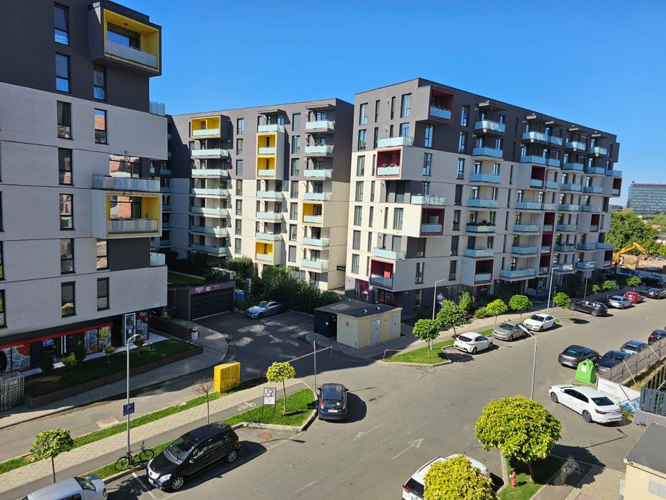 Proprietar vand apartament cu 3 camere