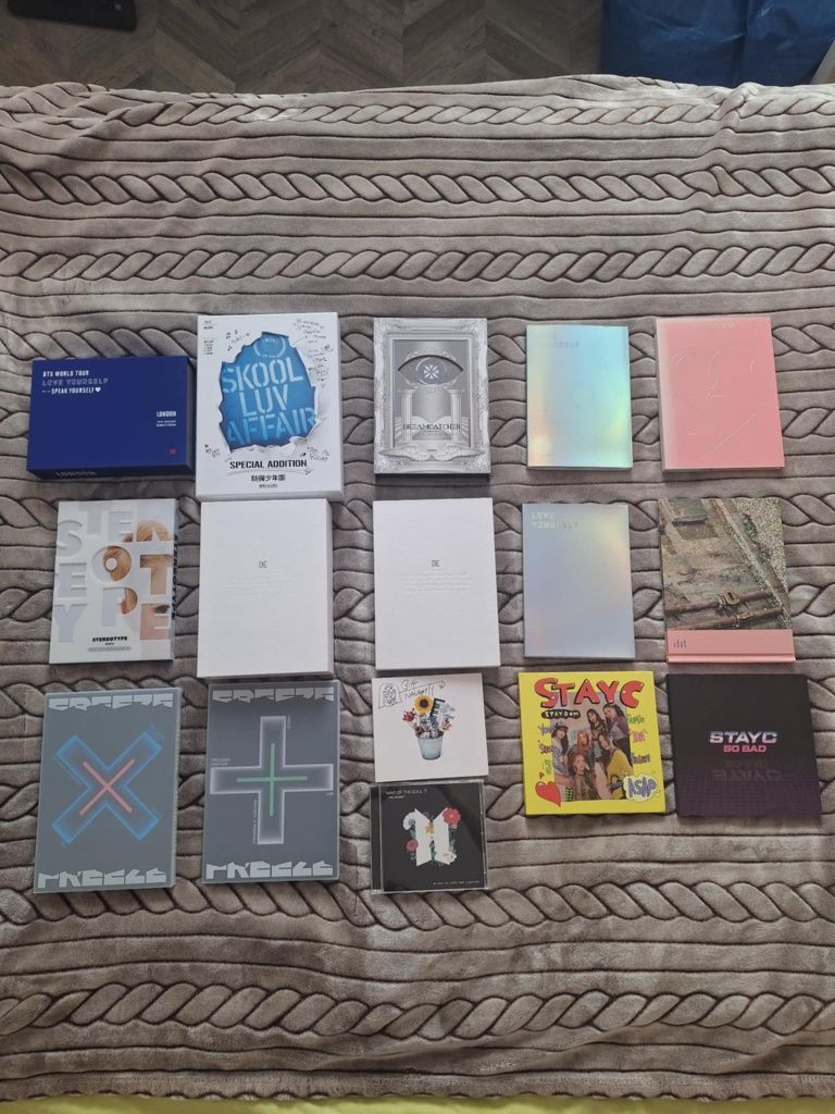 Kpop албуми - Itzy Stayc Blackpink Got7 Txt Bts Nmixx Loona Twice