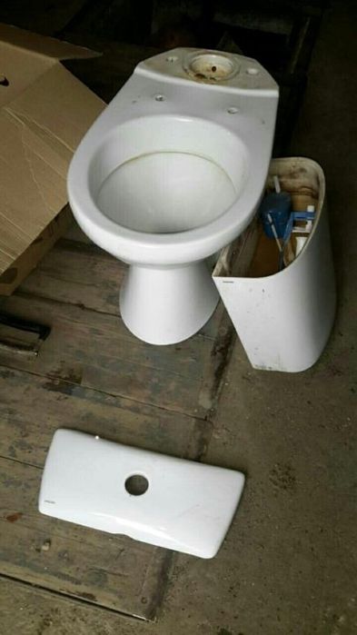Продам унитаз для ремонта