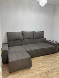 Угловой диван серого цвета, в хорошем состоянии