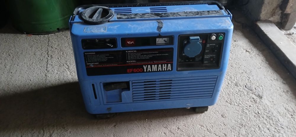 Vand generator curent