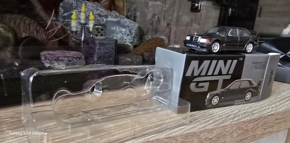 Mini gt minigt Mercedes 190E 2.5-16 Evolution II