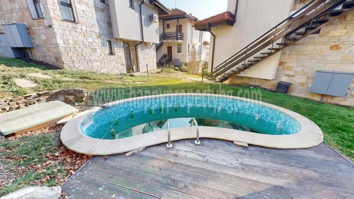 Продава се Четиристаен апартамент в с. Кошарица, Област Бургас - 135 кв.м за 1000 €/кв.м - Снимка #15