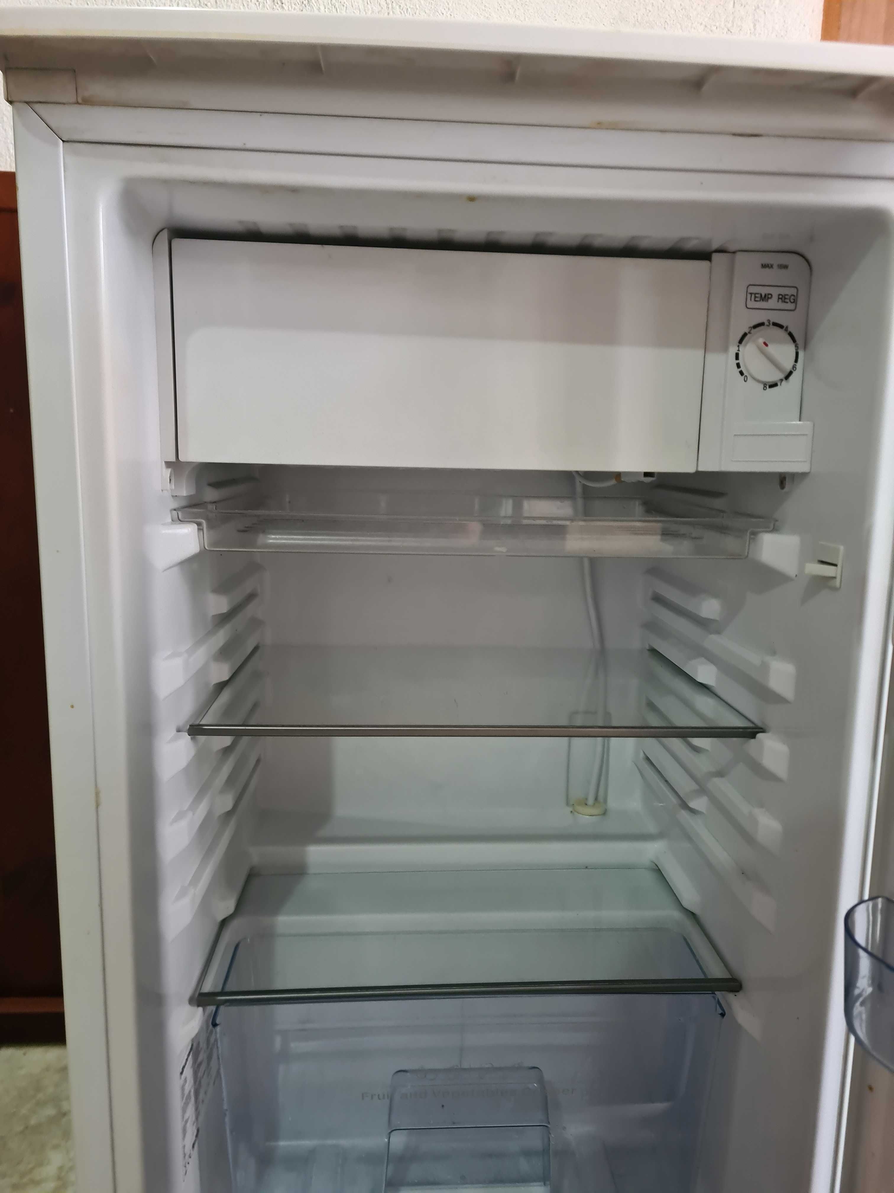 Хладилник Hisense