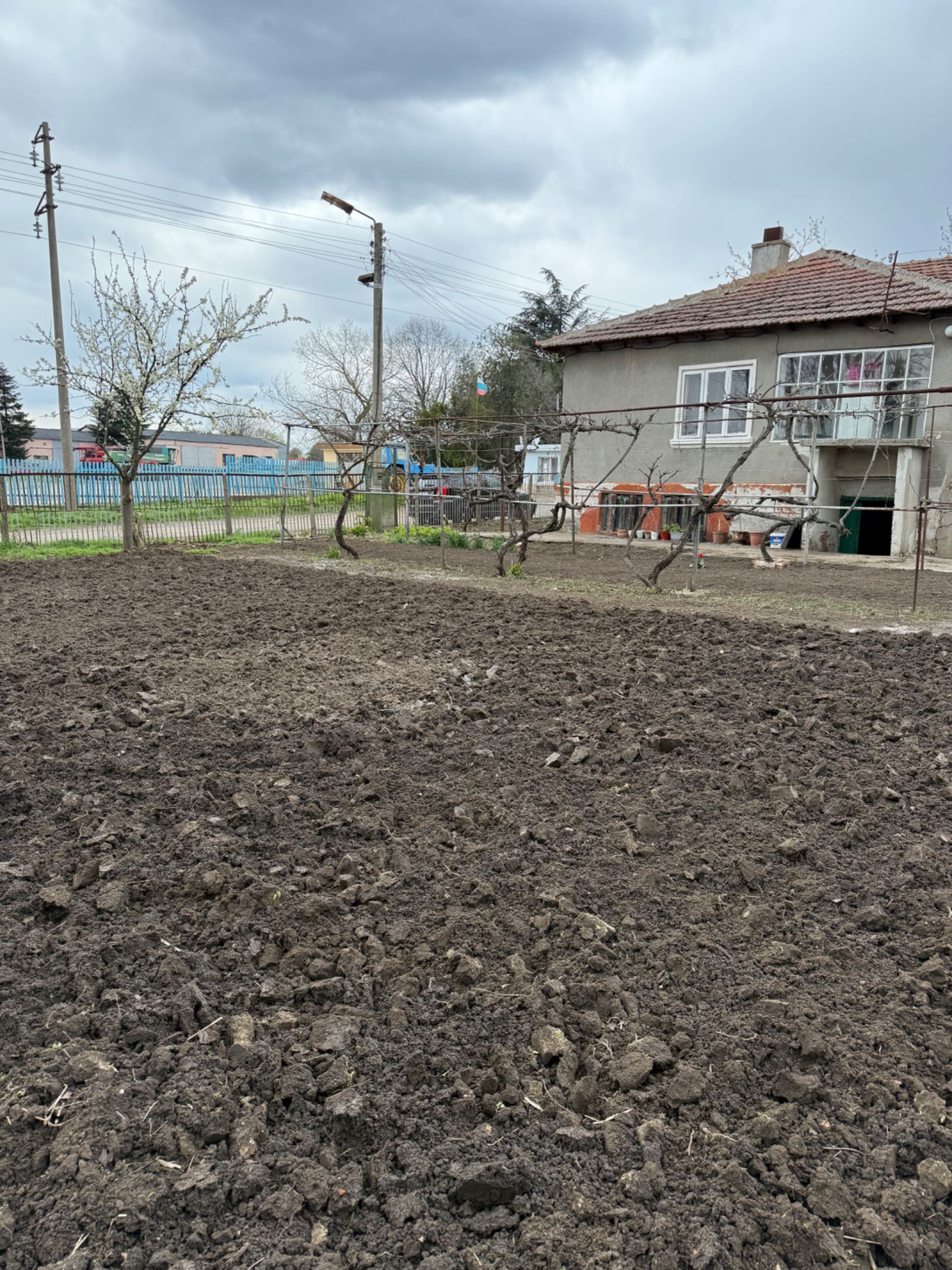 продавам къща 75 кв