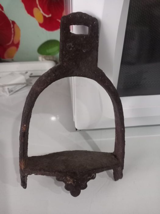 Продам железное стремя