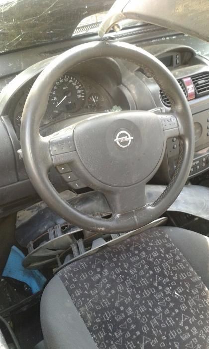 Dezmembram Opel Corsa C