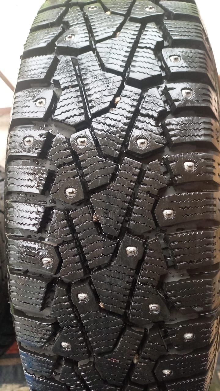 Продам зимние шины с дисками