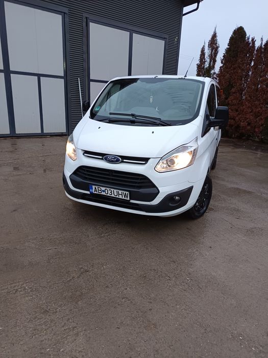 Vând Ford tranzit custom 8+1locuri