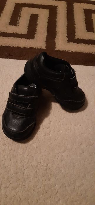 Vând pantofiori copii Timberland