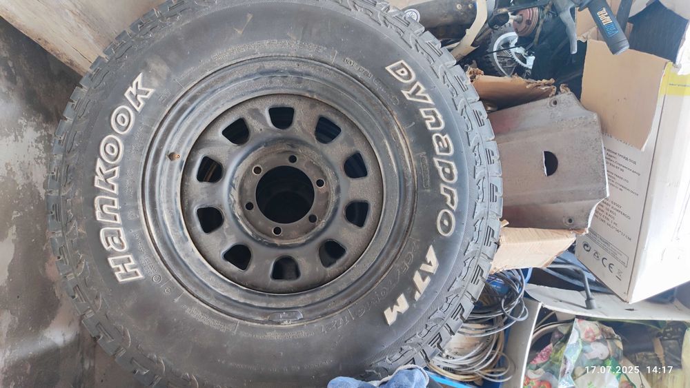 Продавам гуми Wrangler DuraTrac 265х70х16 (31х10.5х16) с джанти (-)