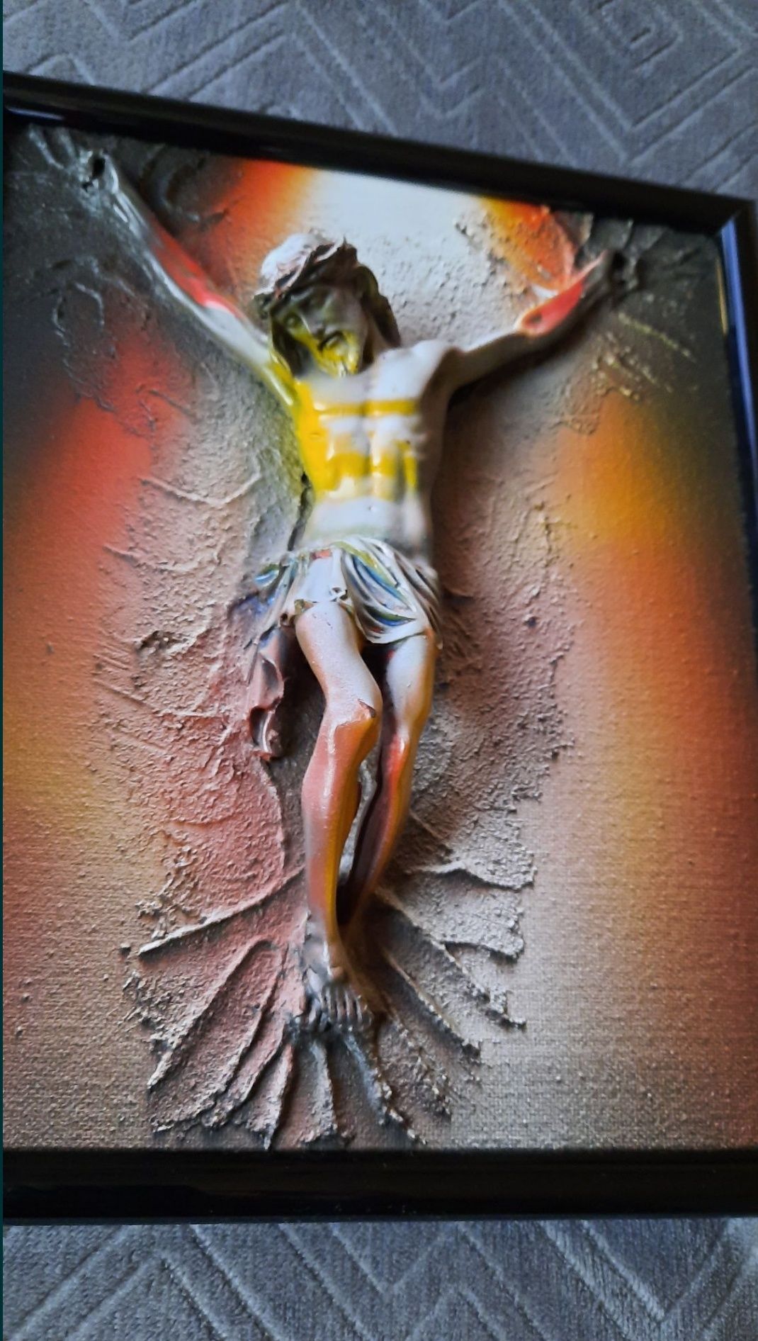 Crucifix inedit(Iisus aplicat pe panza pictata)