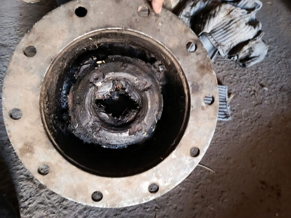 Keys MAGNUM 240255 oldi peredoq zapchastlari