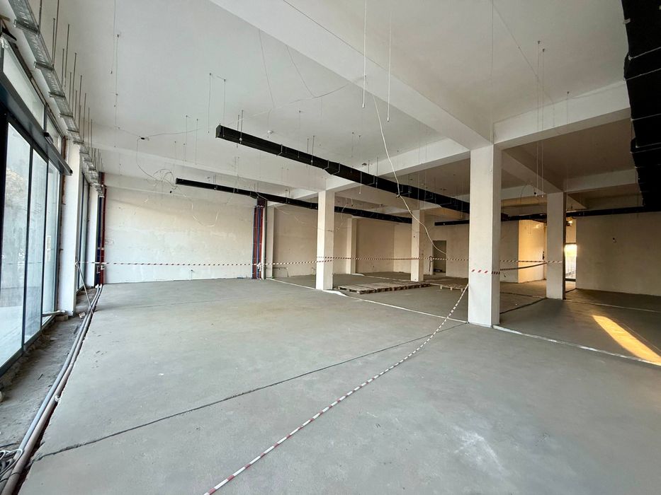 Сдаётся Нежилое Помещение 1350кв.м 1-Линия ор. ЖК Алмазар Сити