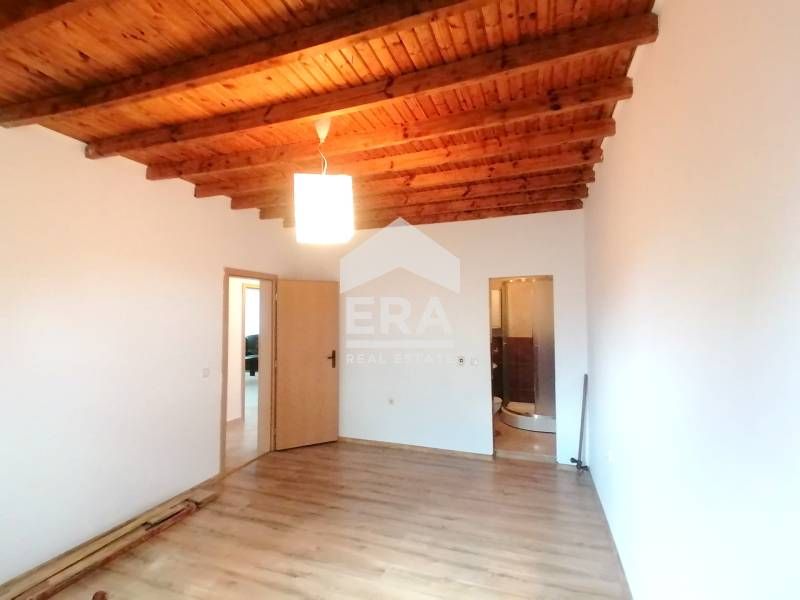 Продава се Къща в с. Гълъбец, Област Бургас - 110 кв.м за 755 €/кв.м - Снимка #2