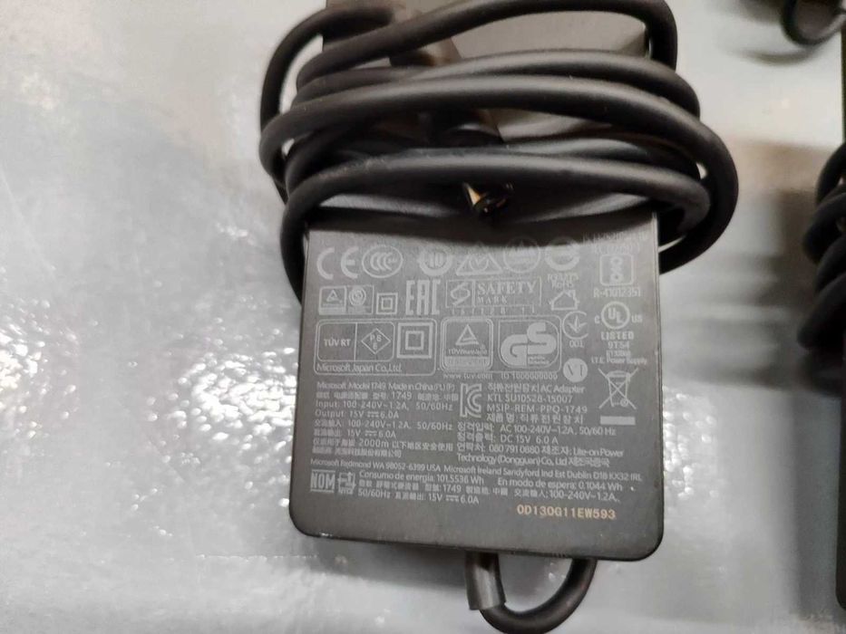 Зарядно докинг станция за Surface - Microsoft 1661 Docking Station