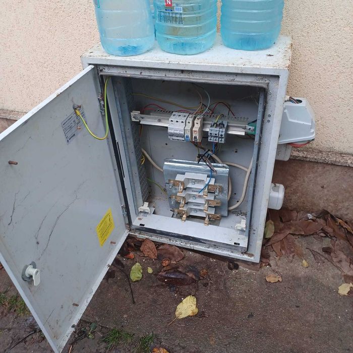 Vand tablouri electrice 380v