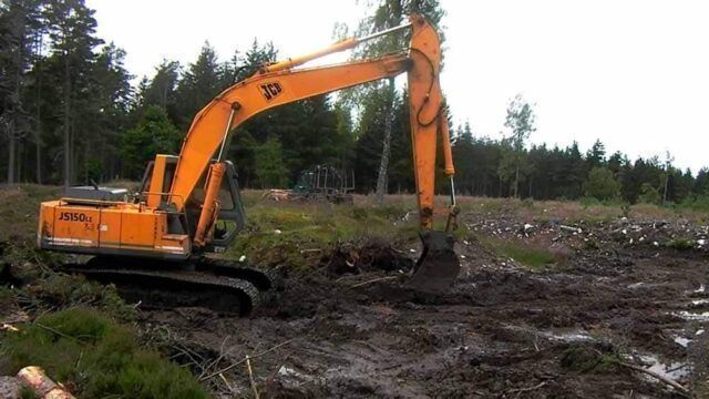 dezmembrare pentru excavator jcb js 150