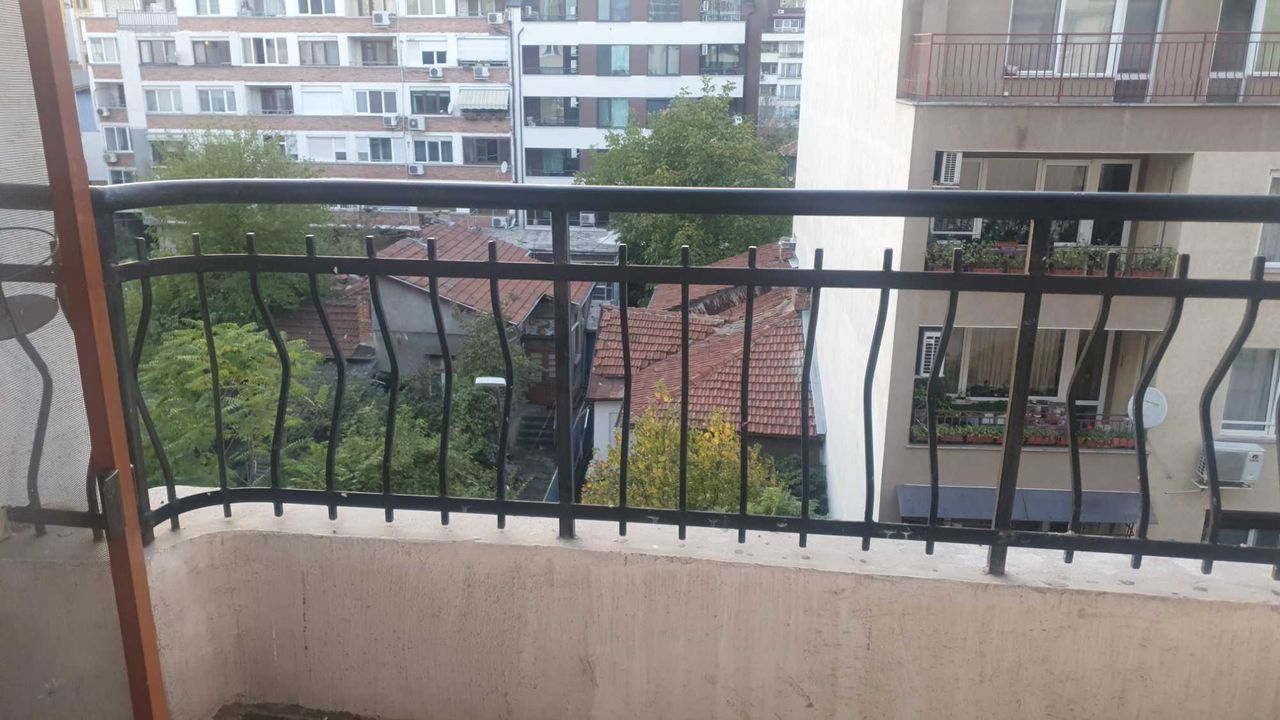Дава се под наем Тристаен апартамент в София, Зона Б-18 - 130 кв.м за 612 € - Снимка #18