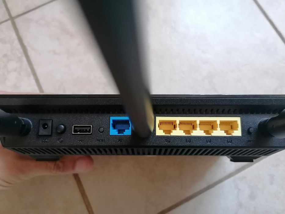 Router WiFi ASUS RT-AC66U, AC1750 dual band Gigabit