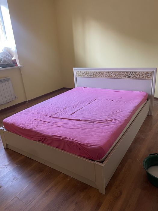 Продам кровать 160/200 +матрас! Подьемный механизм! Кровать пр Россия!