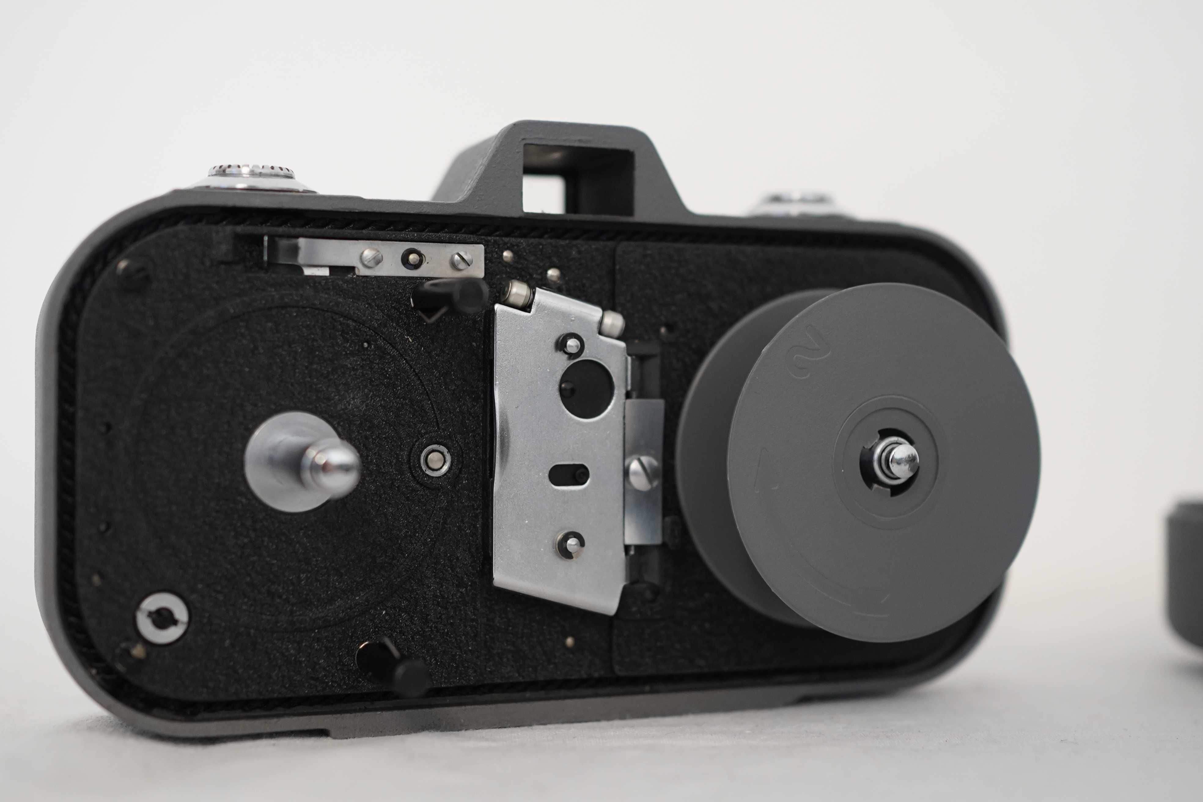 Cameră de filmat 8mm Zeiss Ikon Movikon 8 VFR - FUNCȚIONALĂ