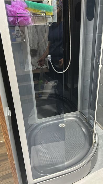 Душ кабина все целое 1 двери нет