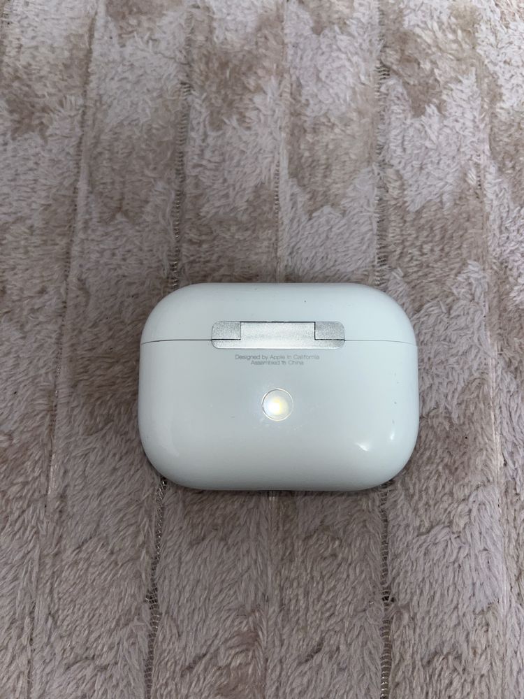 AirPods Pro gen2 cu cod valabil  (Negociabil) (Castile sunt noi)