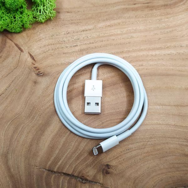 Кабел за зареждане Apple iPhone lighting to USB