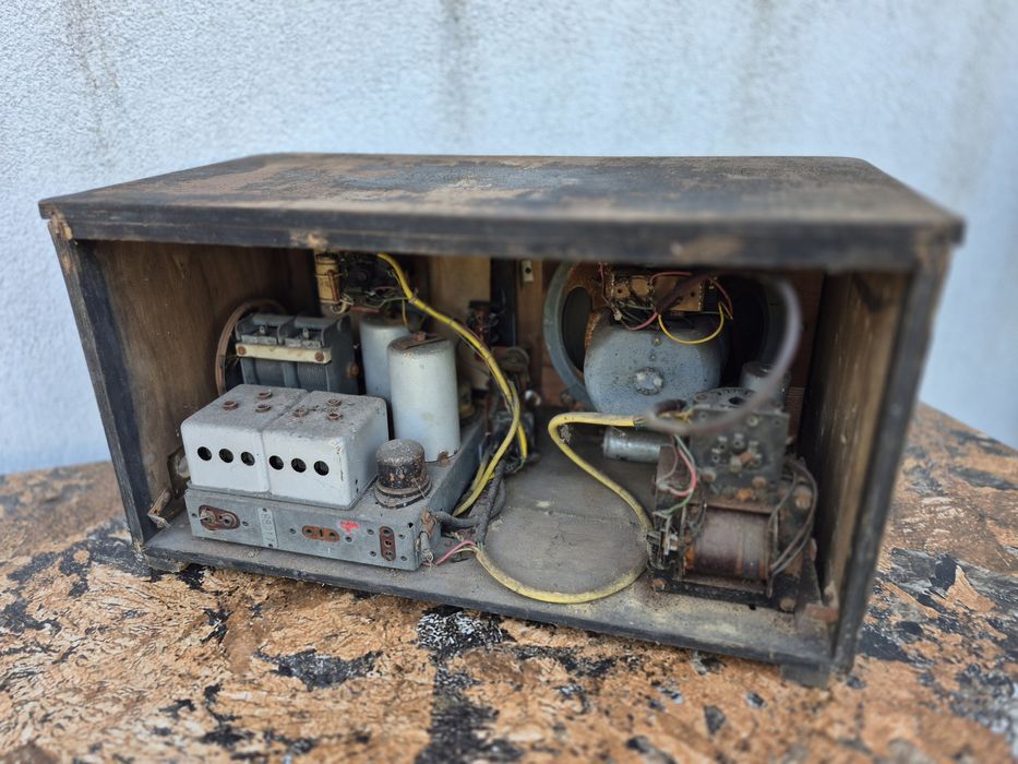 Radio cu lampi Ideal S6640 made in Cehoslovacia fabricat in 1940