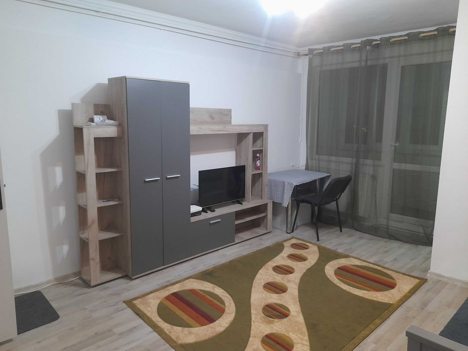 Garsoniera libera de inchiriat Astra