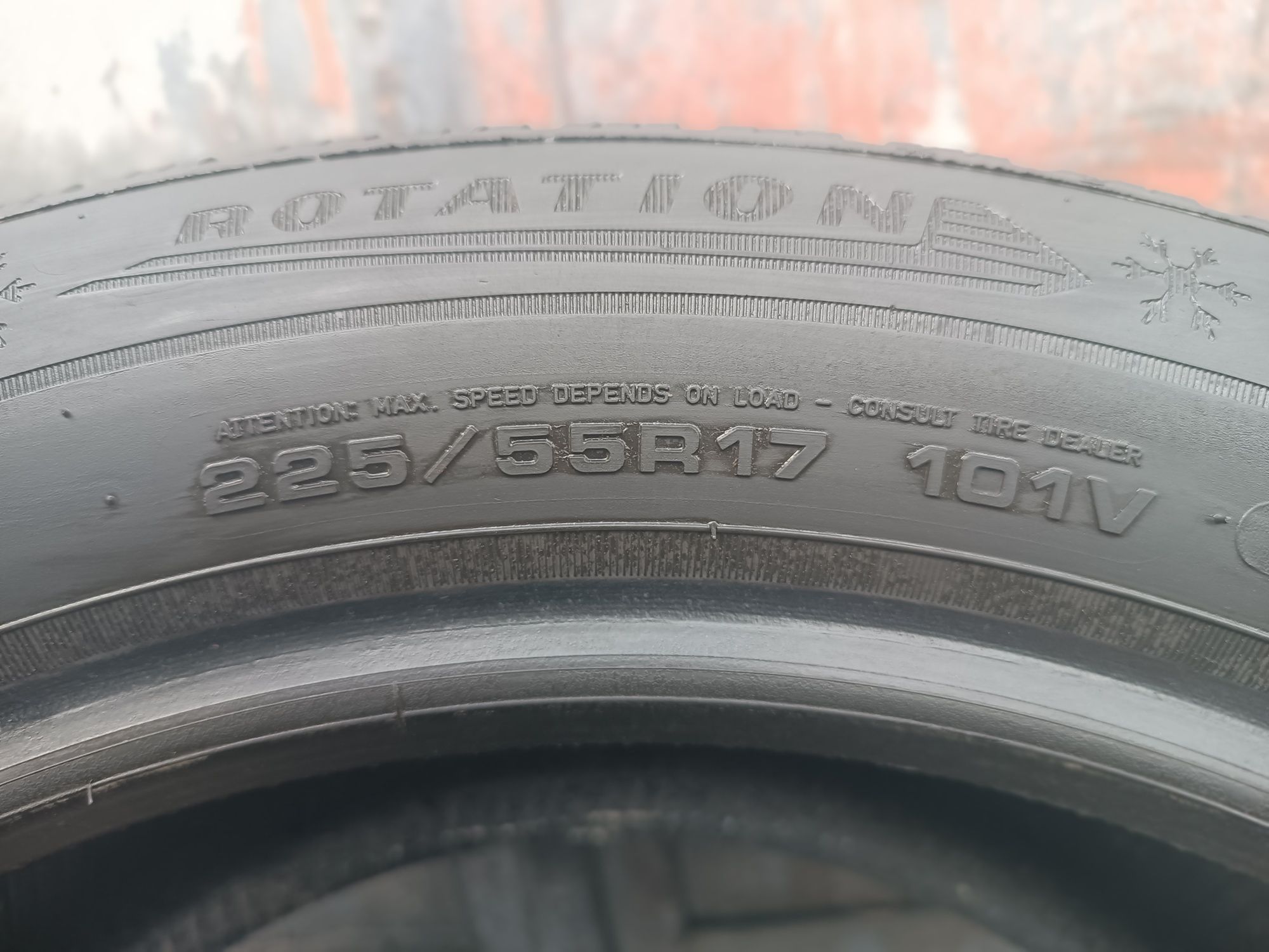 225/55/17 Dunlop Дот 4322