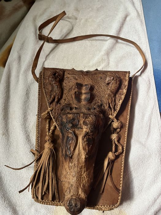 Geantă unicat din piele de aligator din Safari