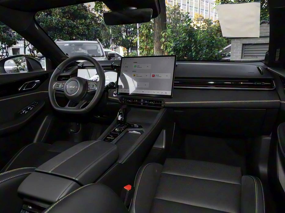 Lynk & Co 03 1.5TD DCT предзаказ по низким ценам