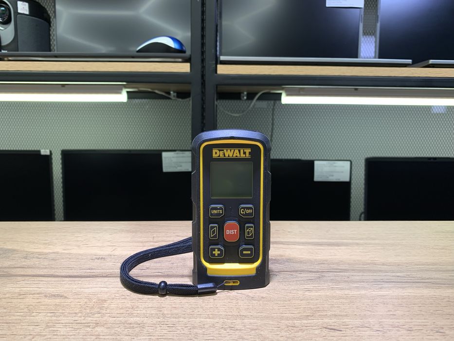 Лазерный указатель DeWalt DW040, отличное состояние, 1005/А10