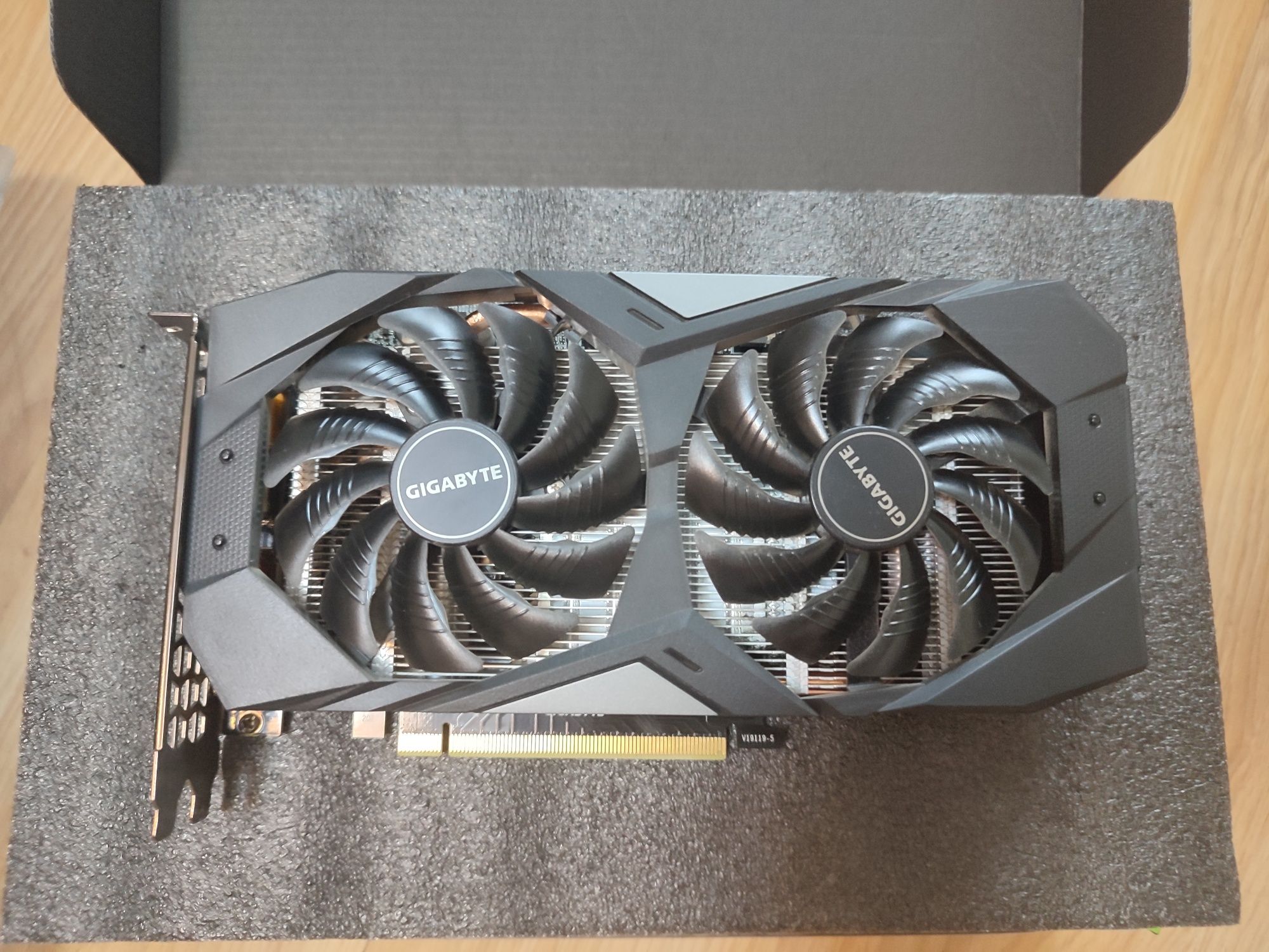 Продам видеокарту Gigabyte 1660 ti 6 gb