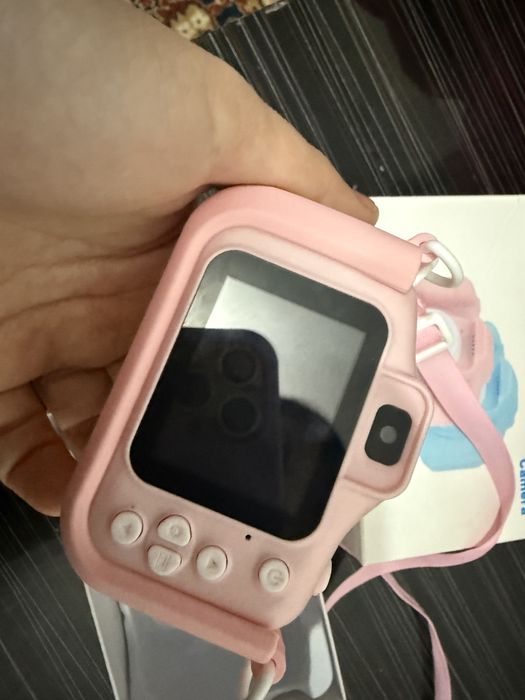 Продам современный фотоаппарат детский , есть игрый внутри  ,
